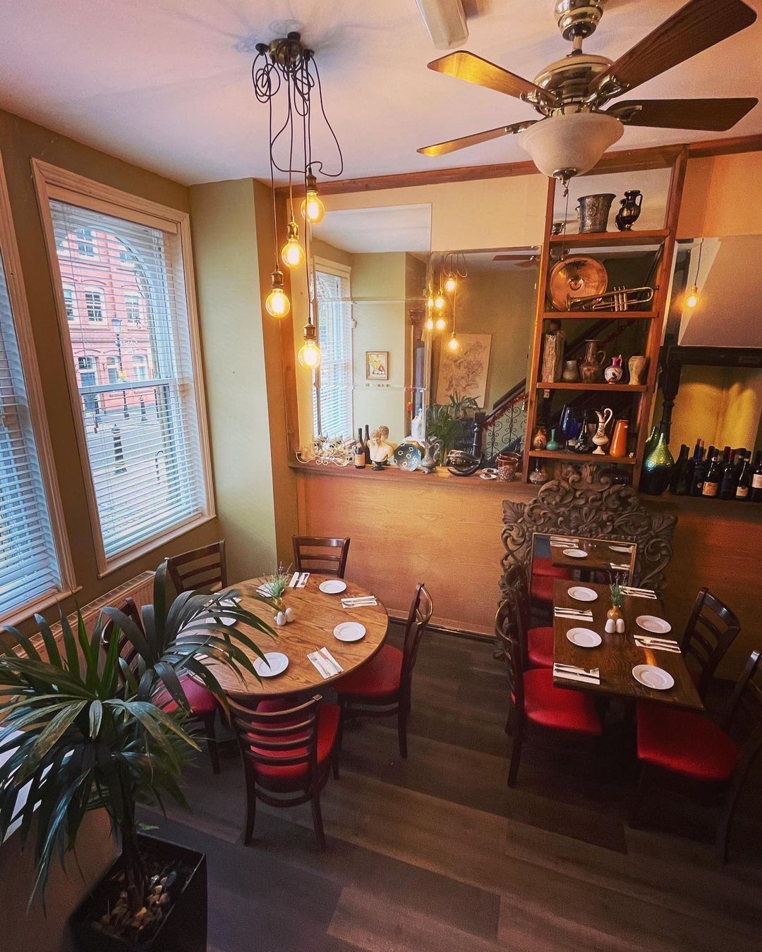 Locanta restaurant interior