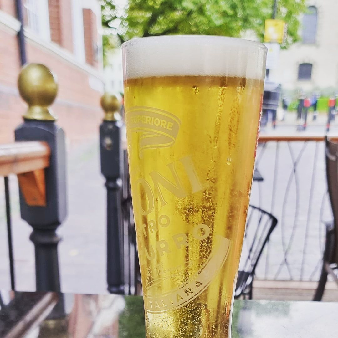 Why not enjoy the sunshine with a refreshing drink on our patio today ☀️🍻

#alfresco #alfrescodining #jq #stpaulssquare #birmingham #mediterranean #italianfood #italian #restaurant #beers #wine #funtimes #sundaylunch #beer #peroni