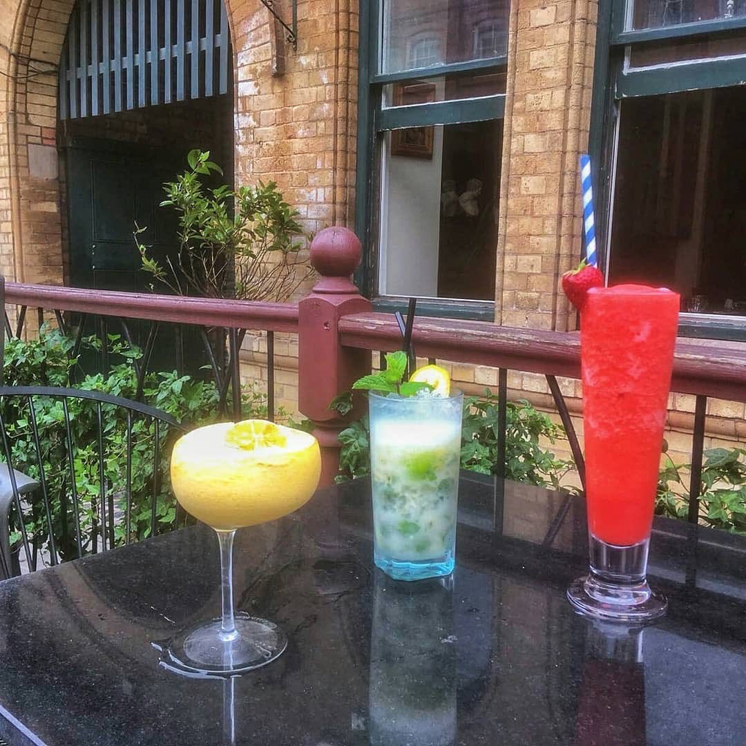Good morning Birmingham 🙌🤩 If you’re out and about enjoying the commonwealth games, don’t forget to stop by LOCANTA for some cocktails 🍸🍹🍸🍹

#cocktails #cocktail #b2022 
#commonwealthgames #birmingham #jq #jewelleryquarter