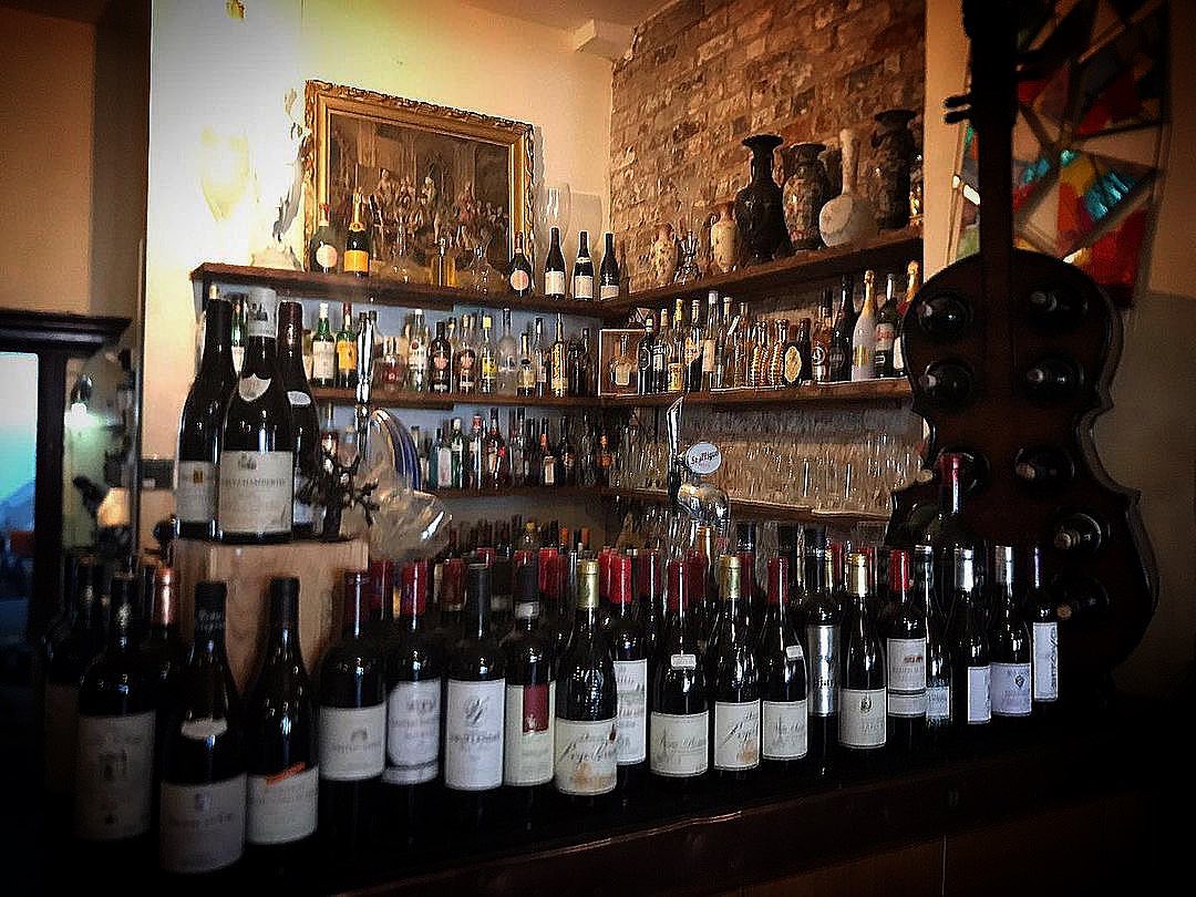 We have one of the best selections of fine, rare & vintage wines in Birmingham! Wine lovers, come and discover some special wines… 🍷

#wine #winelover #winelovers #redwine #whitewine #burgundy #bhamfoodie #bhameats #bhambloggers #brumbloggers #foodblogger #jq #jewelleryquarter #birmingham #stpaulssquare