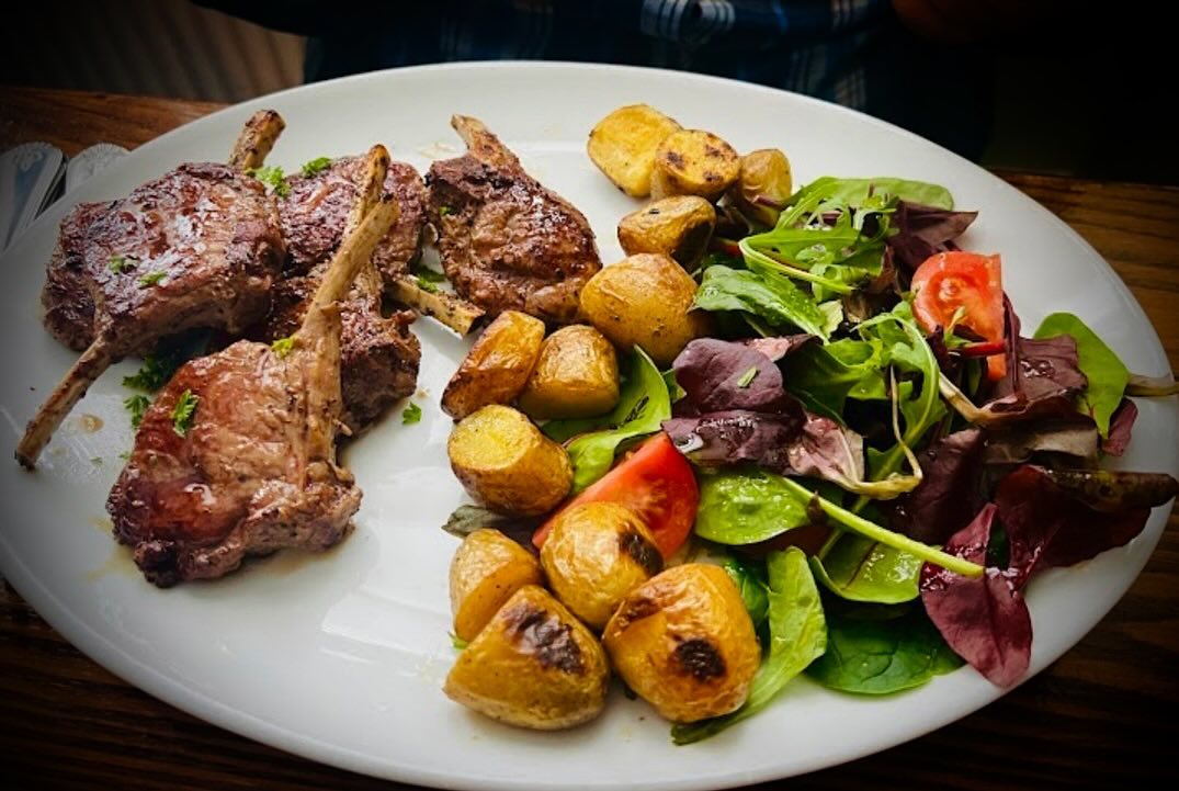 Succulent & seasoned to perfection 👌🤤

#lambchops #meatlover #italianfood #mediterranean #foodies #foodiesofinstagram #bhameats #bhamfoodie #bhameats #foodblogger